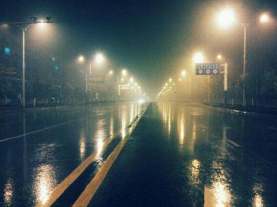 太陽能路燈 陰雨天